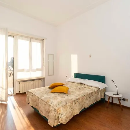 Precollina Balcony Flat * Turin