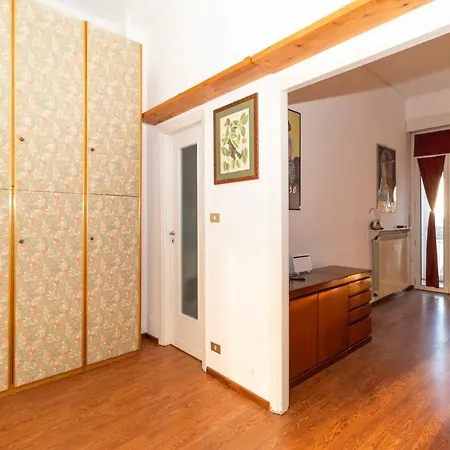 Precollina Balcony Flat Turin