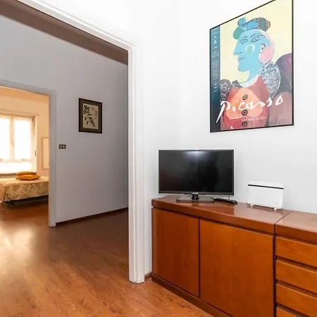 Precollina Balcony Flat Apartment *