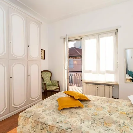 Precollina Balcony Flat * トリノ